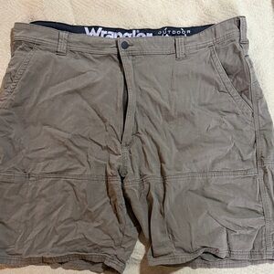 Wrangler Men's Cargo Shorts size 42